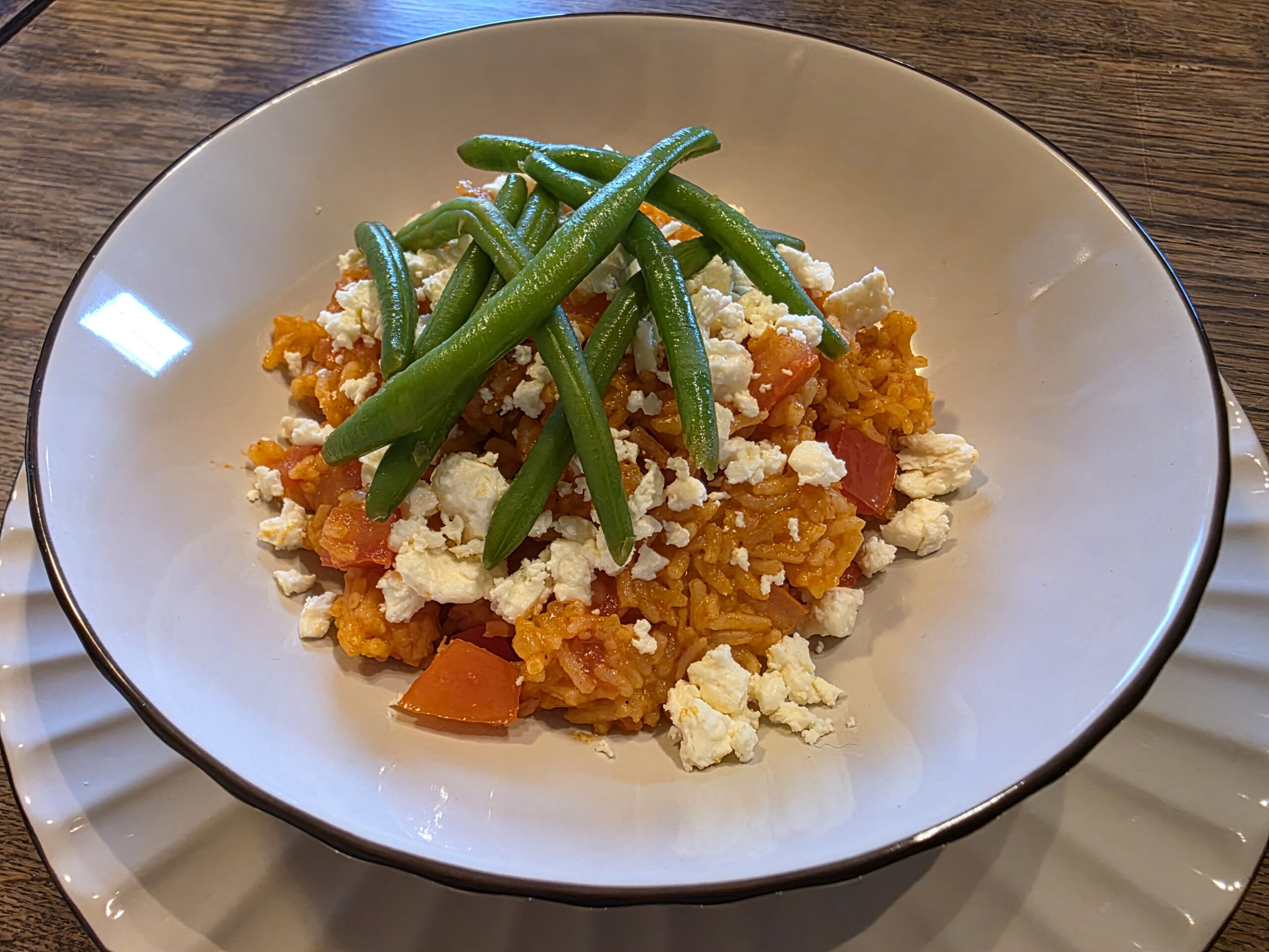 Tomatenreis mit grünen Bohnen